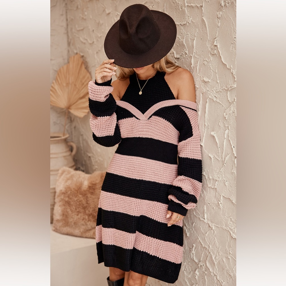 CUPSHE sweater dress. Open shoulder. Mini sweater dress